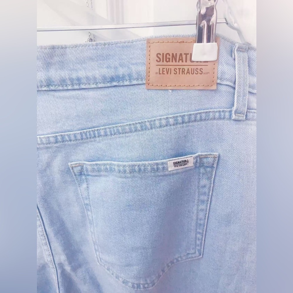 Levi Strauss Signature Women's Heritage High-Rise Wide Leg Jeans 16 - Picture 3 of 14
